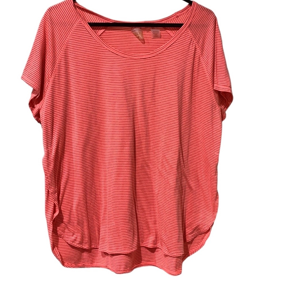 Callia - Carrie Underwood brand - tangerine and black pinstripe shirt sleeve tee